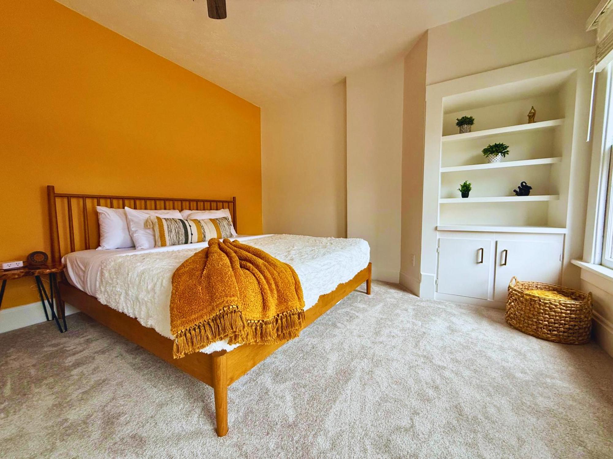 Short North Convention King Bed Free Parking! Columbus